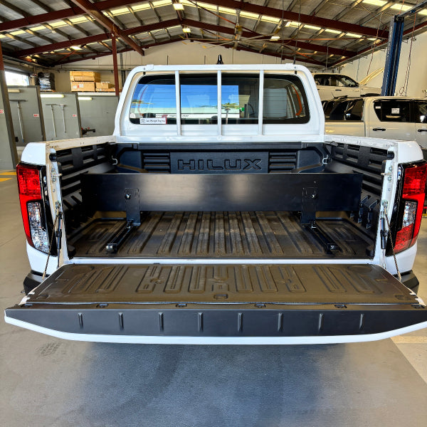 Toyota Hilux N90 TubDivider Drop-In