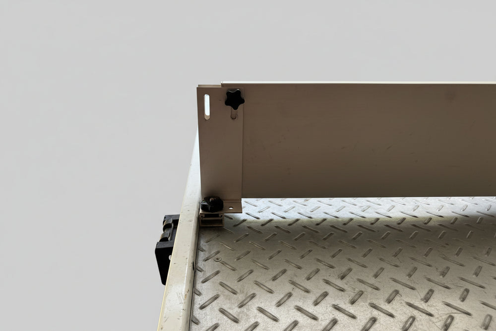 DivideUte TrayDivider panel held in  the highest position left hand view