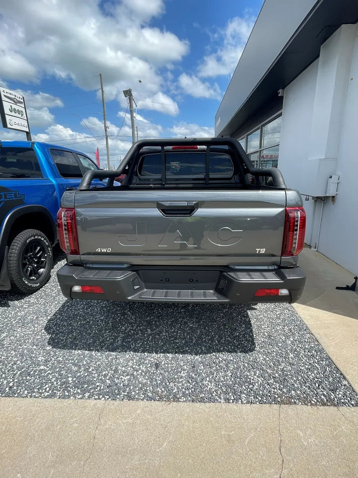 JAC T9 — DivideUte vehicle reference photograph